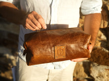 Load image into Gallery viewer, Holmes Dopp Kit